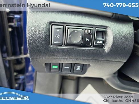 Used 2017 Nissan Sentra SR w/ Electronics Package FWD image 10