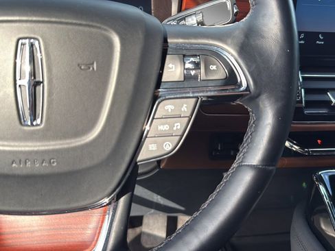 Used 2023 Lincoln Navigator Reserve AWD/4WD image 15