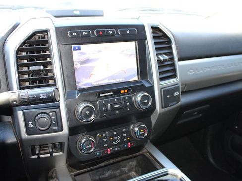 Used 2020 Ford F250 Lariat w/ Chrome Package image 14