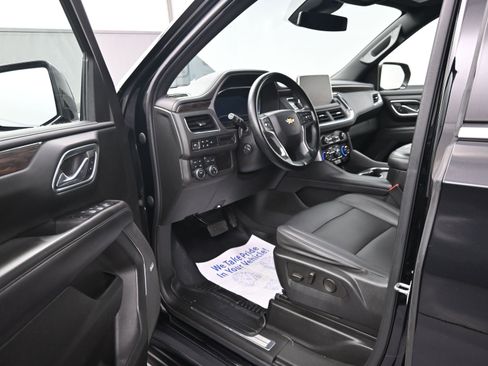 Used 2023 Chevrolet Suburban LT w/ Luxury Package image 9