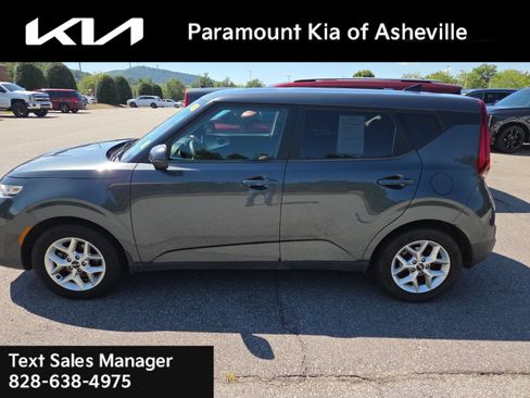 Certified 2022 Kia Soul LX w/ Technology Package FWD image 4