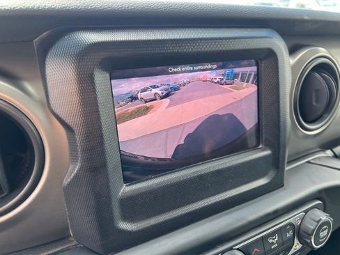 Used 2021 Jeep Wrangler Unlimited Sport AWD/4WD image 25