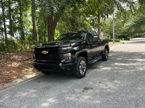 Used 2024 Chevrolet Silverado 2500 Custom w/ Custom Value Package AWD/4WD image 6