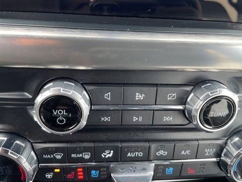 Used 2021 Ford F150 Lariat w/ Equipment Group 502A High image 29