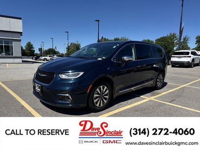 Used 2023 Chrysler Pacifica Limited