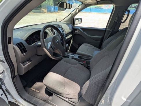 Used 2019 Nissan Frontier SV RWD image 16