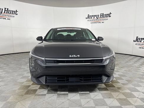 Used 2025 Kia K4 FWD image 3