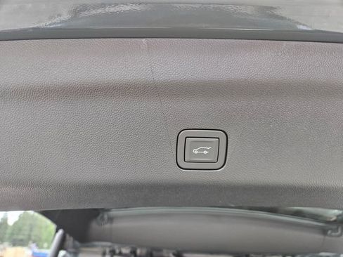 New 2026 GMC Yukon XL AT4 Ultimate AWD/4WD image 14