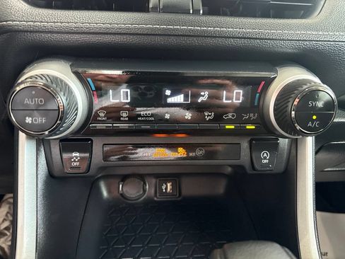 Used 2025 Toyota RAV4 XLE FWD image 24
