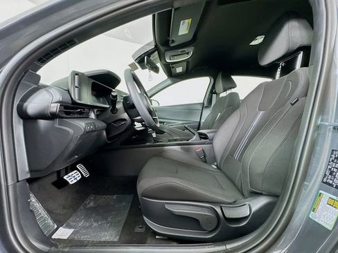 New 2026 Hyundai Elantra Sport FWD image 33