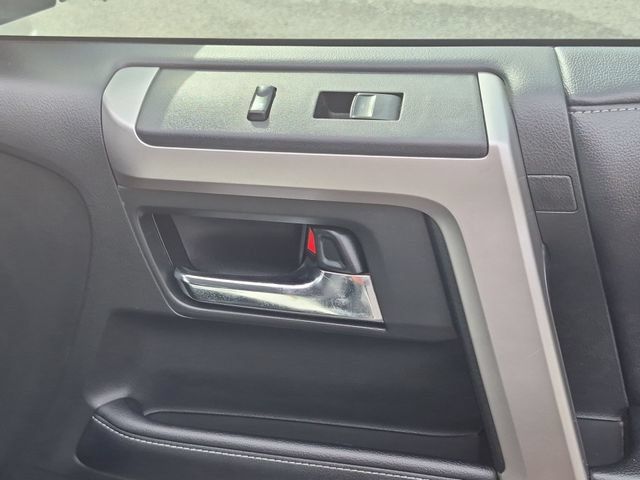 Used 2017 Toyota 4Runner SR5 RWD image 35