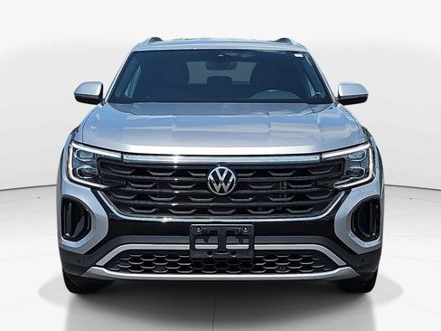 Used 2024 Volkswagen Atlas Cross Sport SE FWD image 12