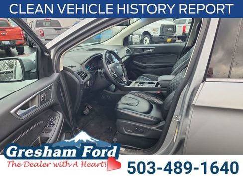 Used 2024 Ford Edge Titanium image 9