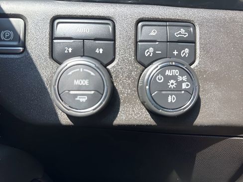 Used 2023 Chevrolet Silverado 1500 LTZ image 23