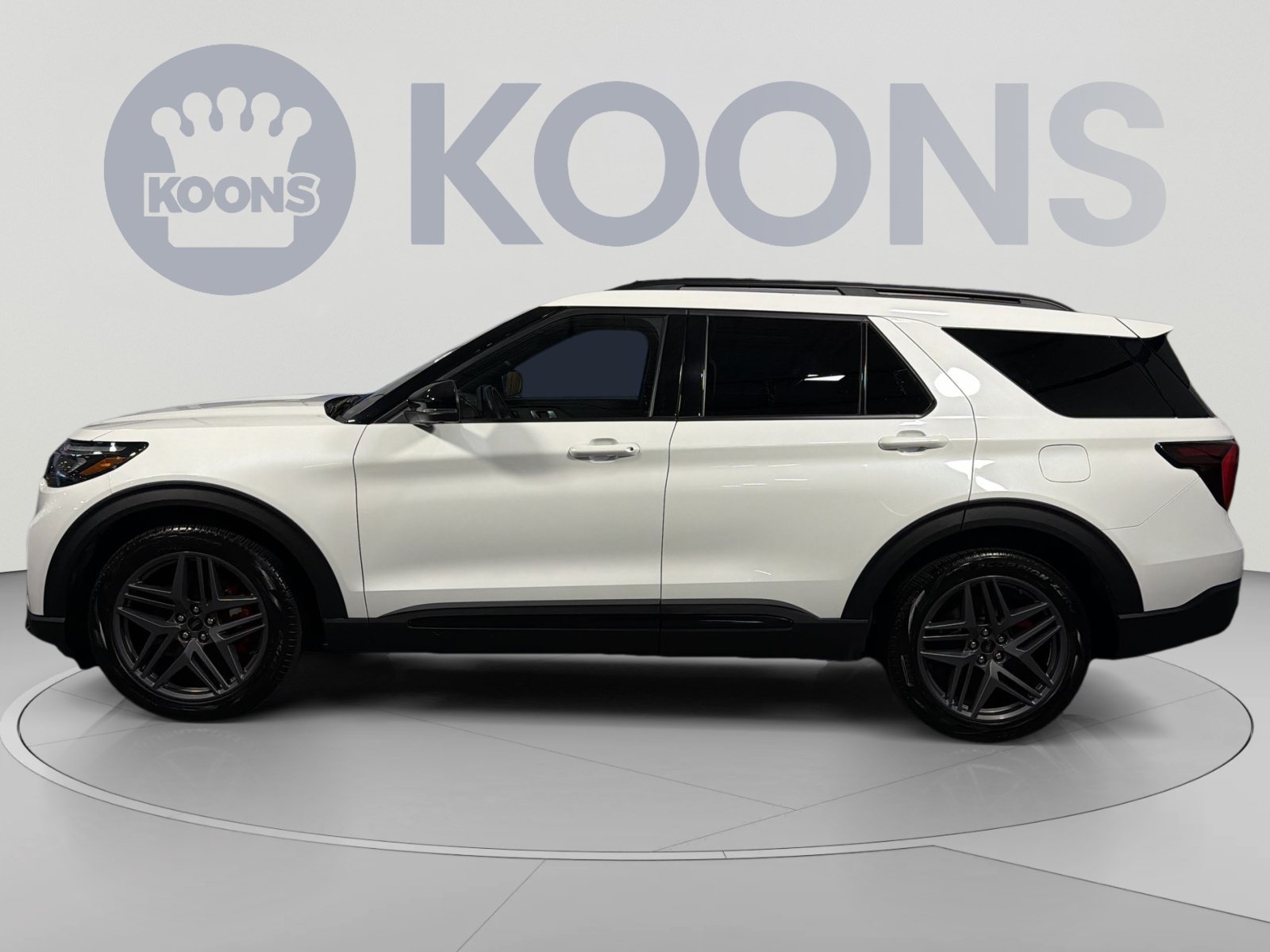 Used 2025 Ford Explorer ST w/ Sun And Sound Package AWD/4WD image 2