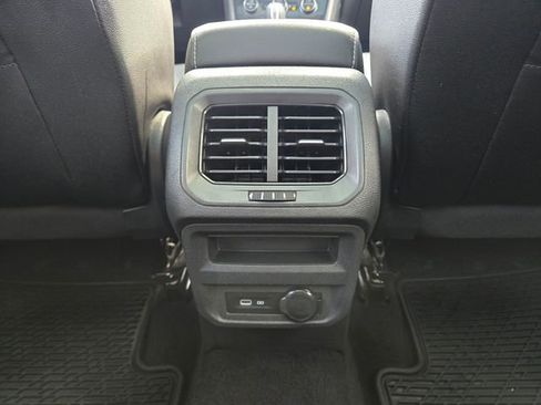 Used 2021 Volkswagen Tiguan SE R-Line image 41