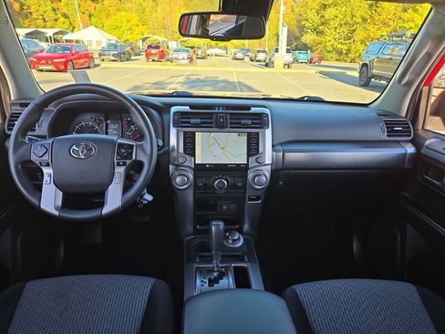 Used 2020 Toyota 4Runner SR5 image 14