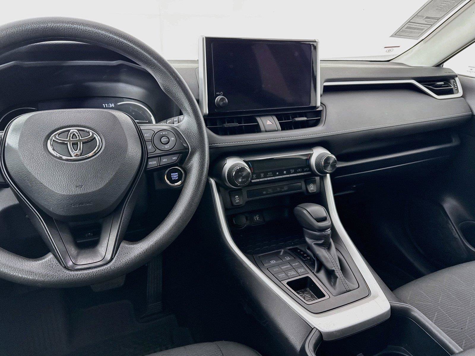 Certified 2025 Toyota RAV4 XLE AWD/4WD image 30
