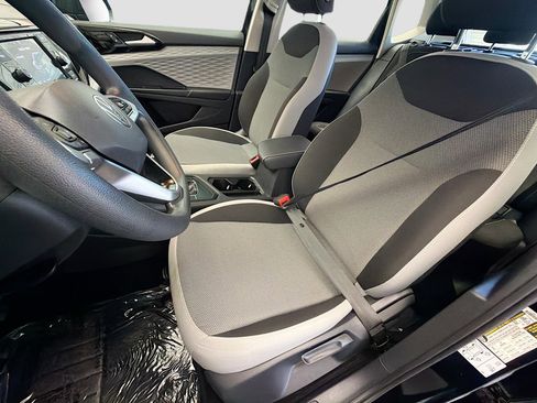 Used 2022 Volkswagen Taos S image 11