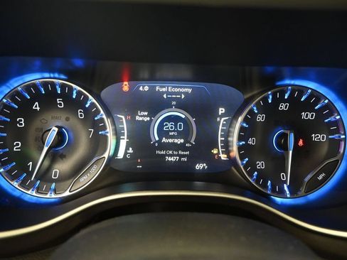 Used 2022 Chrysler Pacifica Touring-L FWD image 22
