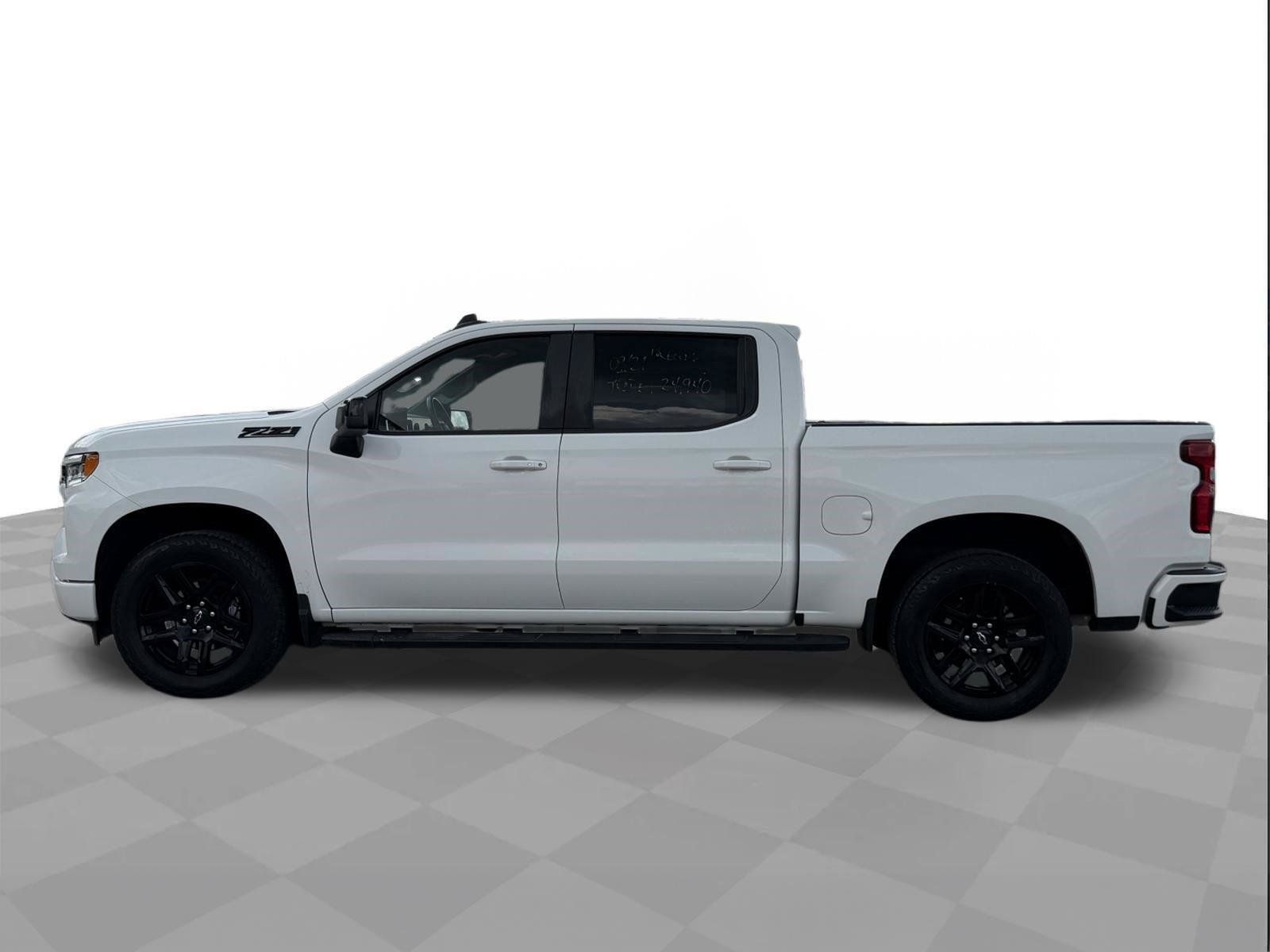 Used 2023 Chevrolet Silverado 1500 RST w/ Z71 Off-Road Package AWD/4WD image 2