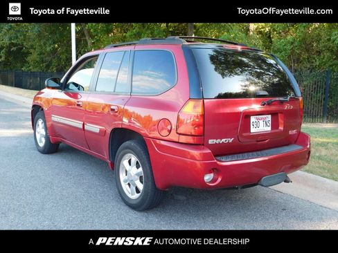 Used 2005 GMC Envoy SLT AWD/4WD image 3