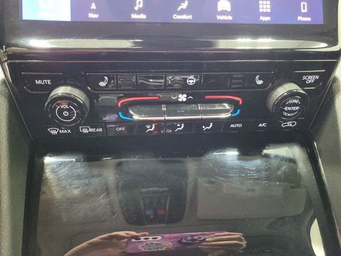 Used 2022 Jeep Grand Cherokee Limited image 46