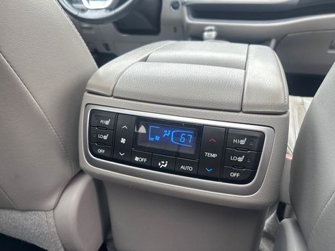Used 2018 Toyota Highlander Limited Platinum image 29