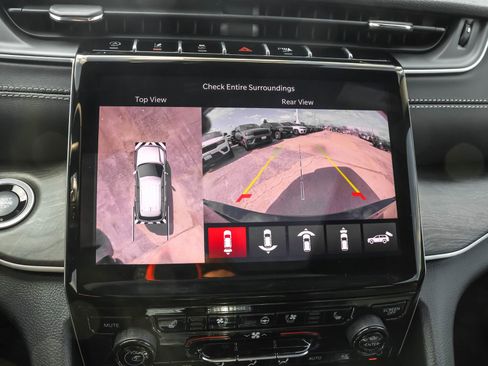 New 2025 Jeep Grand Cherokee L Limited w/ Luxury Tech Group II image 22