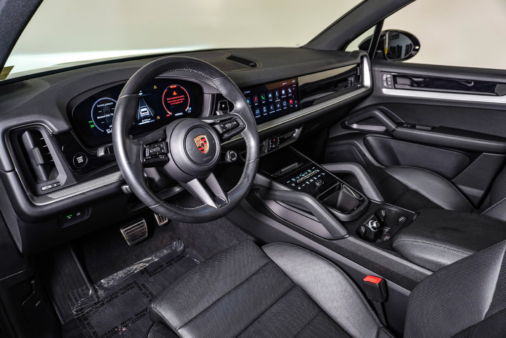 Certified 2024 Porsche Cayenne S AWD/4WD image 4