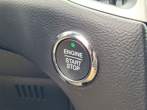 Used 2022 Ford Edge SEL w/ Convenience Package image 18