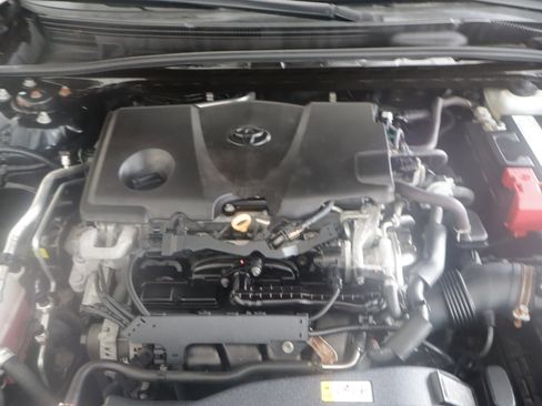 Used 2019 Toyota Camry LE image 19