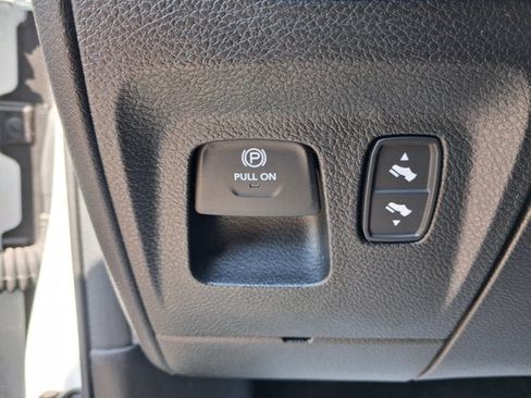 Used 2024 RAM 1500 Limited AWD/4WD image 13