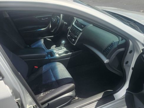 Used 2018 Nissan Altima 2.5 SV FWD image 18