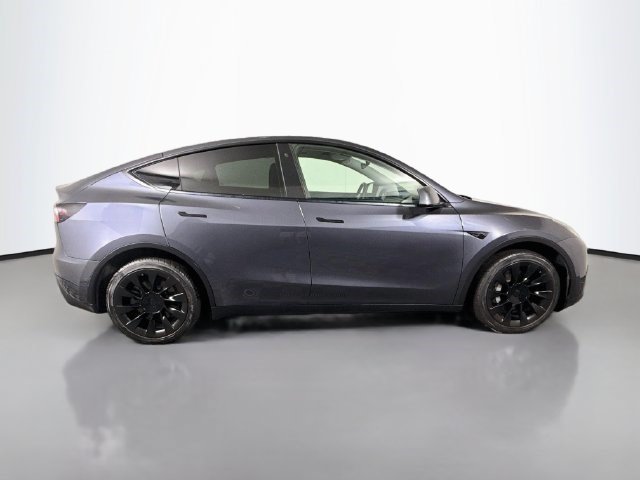 Used 2022 Tesla Model Y Long Range AWD/4WD image 11