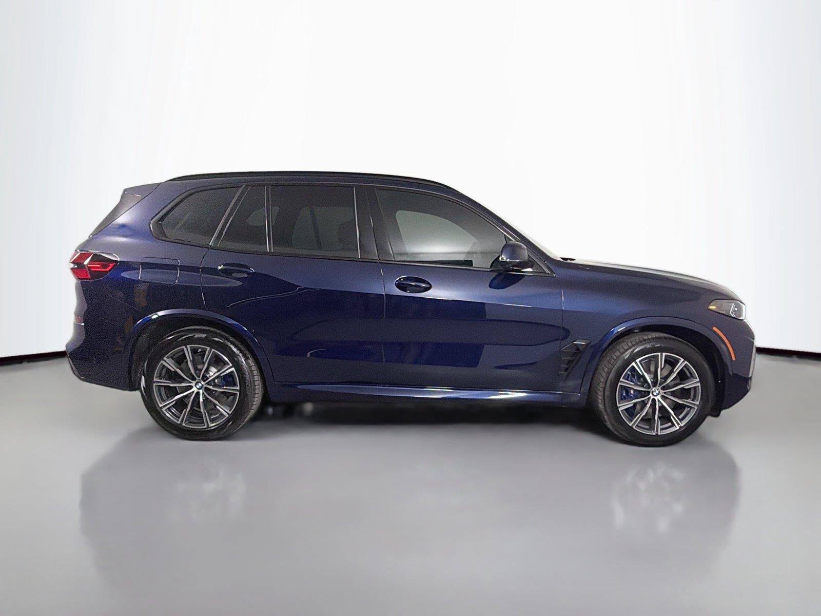Used 2026 BMW X5 xDrive50e w/ M Sport Package AWD/4WD image 4