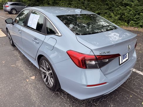 Used 2024 Honda Civic Touring image 5