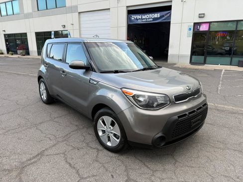 Used 2016 Kia Soul image 2