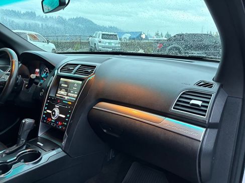 Used 2016 Ford Explorer Sport w/ Equipment Group 401A image 27