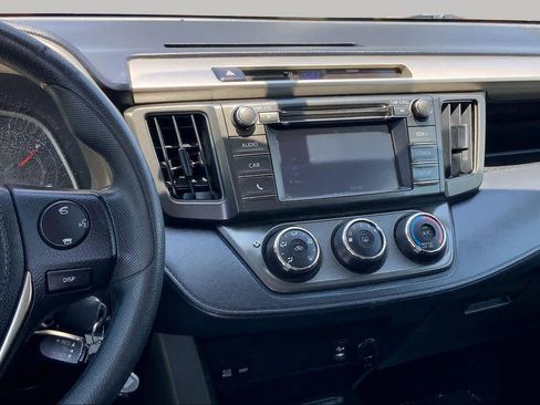 Used 2014 Toyota RAV4 LE FWD image 6