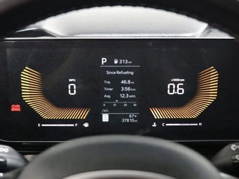Used 2025 Kia Carnival FWD image 23