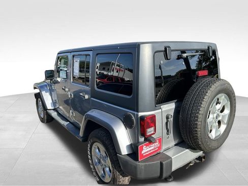Used 2014 Jeep Wrangler Unlimited Sahara w/ Connectivity Group AWD/4WD image 8