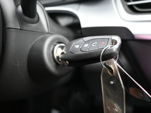 Certified 2025 Chevrolet Trax LS w/ LS Convenience Package image 18