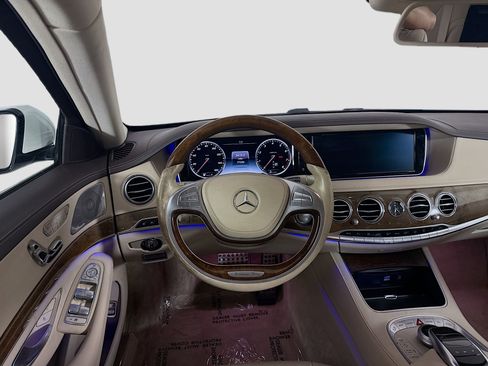 Used 2017 Mercedes-Benz S 550 Sedan image 17
