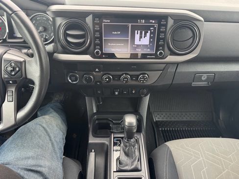 Used 2020 Toyota Tacoma TRD Off-Road image 15