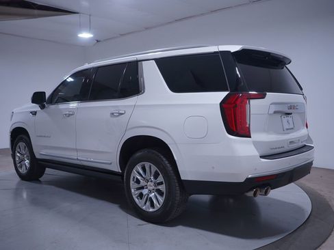Used 2024 GMC Yukon Denali w/ Advanced Technology Package image 3