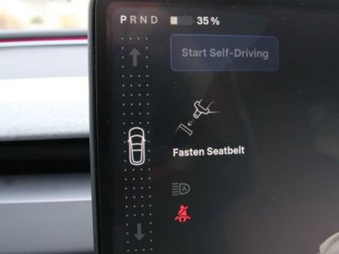 Used 2024 Tesla Model 3 Standard Range image 18