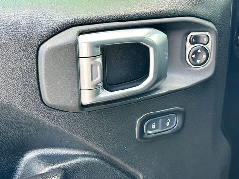 Used 2021 Jeep Gladiator Mojave AWD/4WD image 21