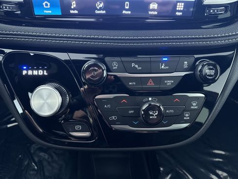 New 2026 Chrysler Pacifica Select AWD/4WD image 28