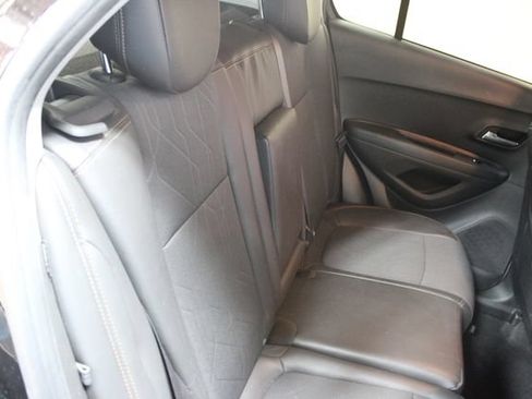 Used 2020 Chevrolet Trax LT w/ Driver Confidence Package FWD image 9